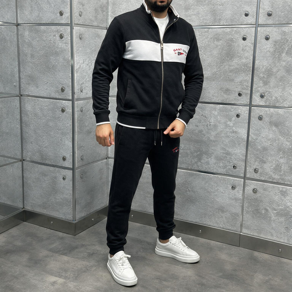 G . a . n . t  Training Suit