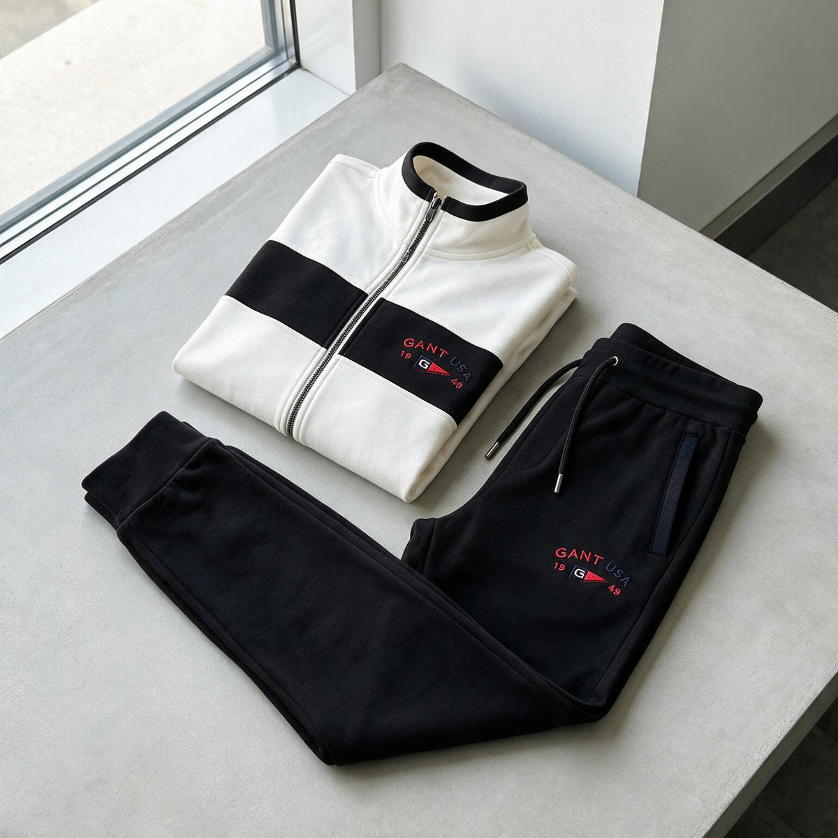 G . a . n . t  Training Suit