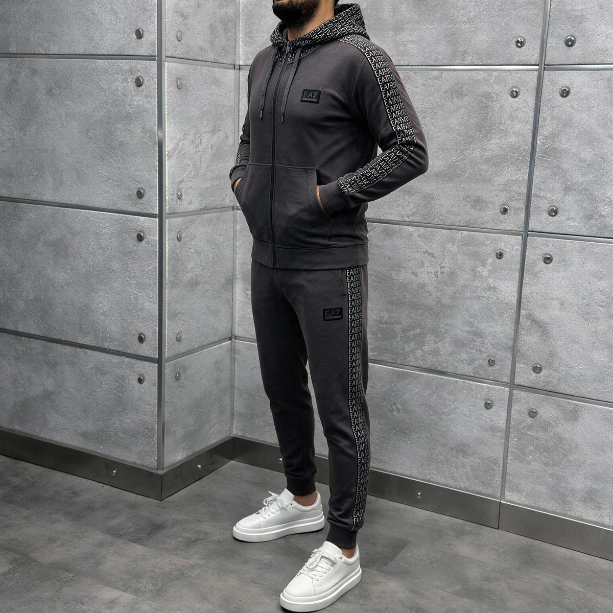 E . A . 7  Training Suit