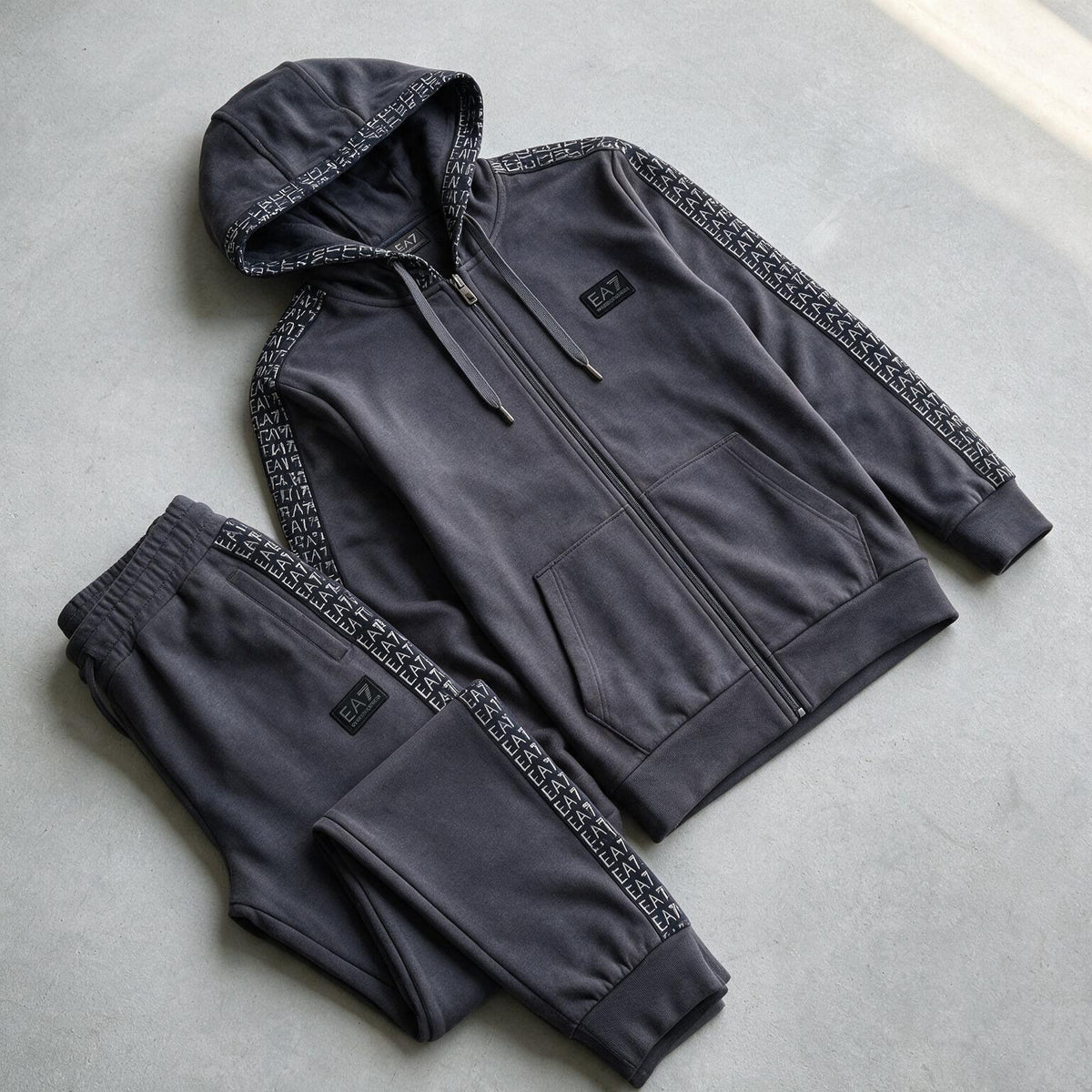 E . A . 7  Training Suit