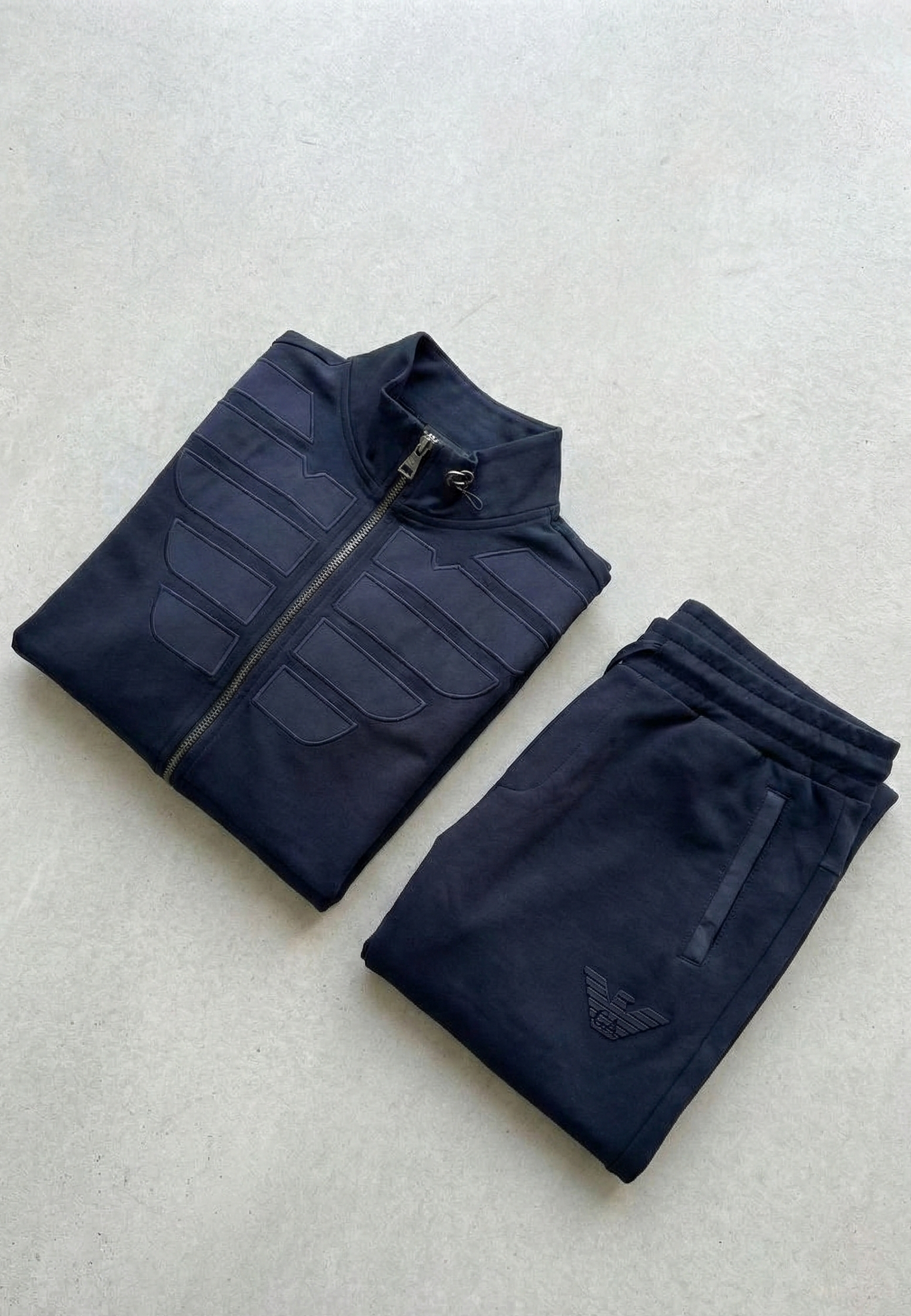 A.Eagle Training Suit