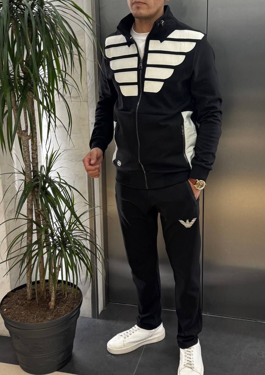 A.Eagle Training Suit