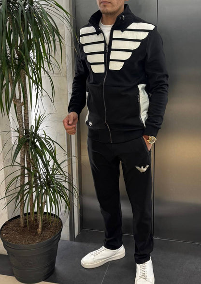 A.Eagle Training Suit